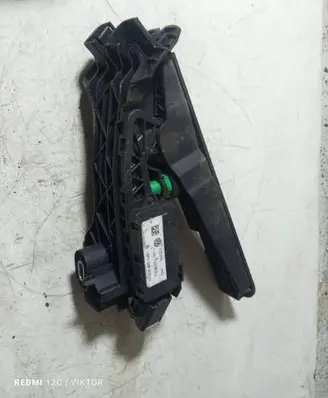Volkswagen PASSAT B6 Accelerator throttle pedal 1K1723503L 6PV00860001