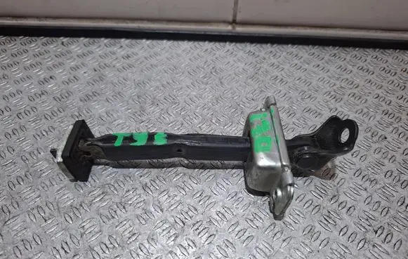 Hyundai i30 Rear door check strap stopper