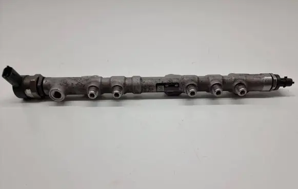 KIA Sportage Fuel distributor 0445214321