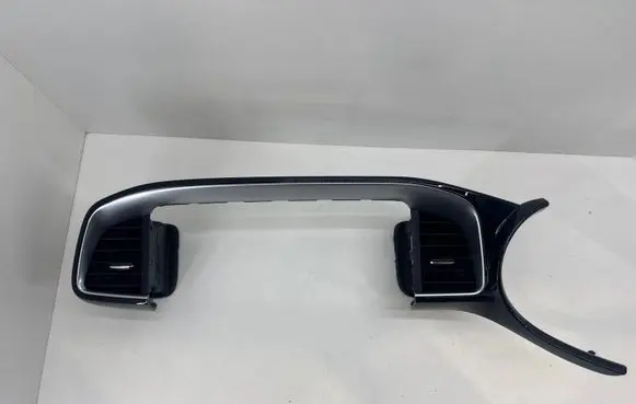 KIA Xceed Dash center air vent grill 84740J7AA0
