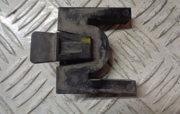 Mazda 2 Radiator mount bracket PE0115241