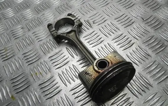 Toyota Yaris Piston with connecting rod 21120 BV1124