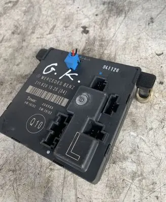 Mercedes-Benz E W211 Door control unit/module 21182015