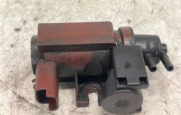 Volvo V50 Turbo solenoid valve 70177100
