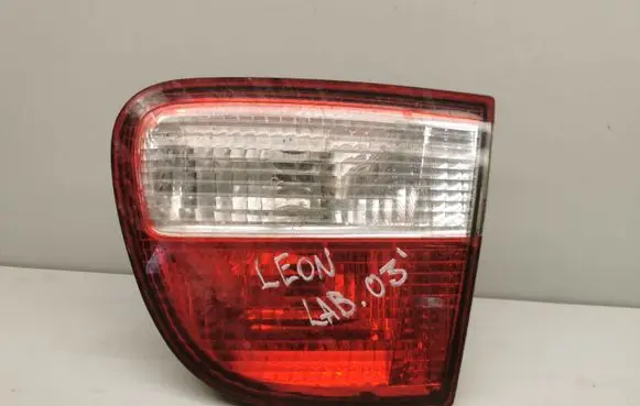 Seat Leon (1M) Tailgate rear/tail lights 1M6945092B