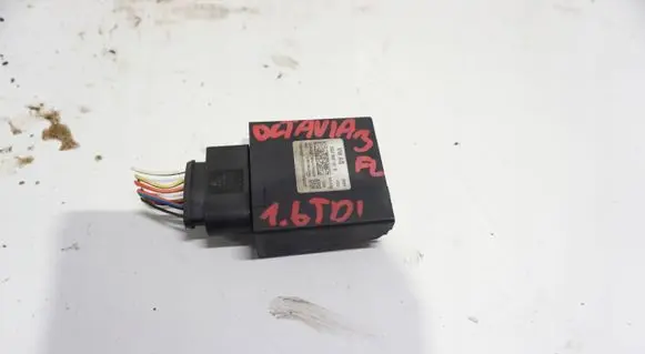 Skoda Octavia Mk3 (5E) Fuel injection pump control unit/module 3Q0906121B