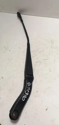 Mercedes-Benz A W168 Front wiper blade arm A1698201940 1698201940