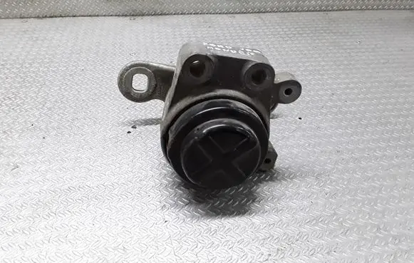 Ford Mondeo Mk III Engine mount bracket 2S716F012A
