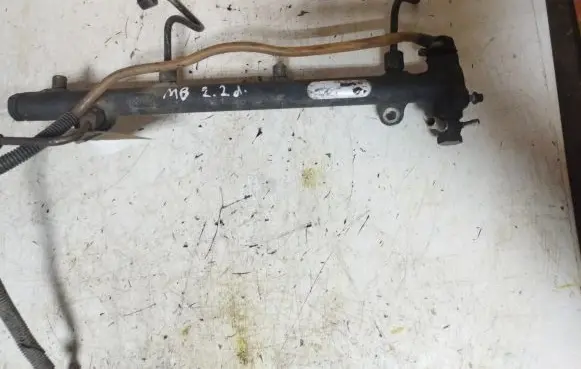Mercedes-Benz Vito Viano W638 Fuel main line pipe
