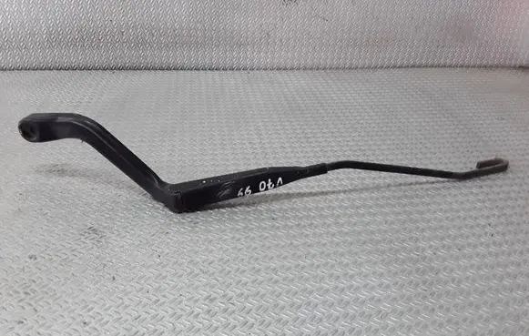 Front wiper blade arm