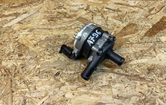 Volvo XC40 Electric auxiliary coolant/water pump 32339380