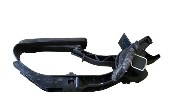 Mercedes-Benz E W211 Accelerator throttle pedal A2113000404