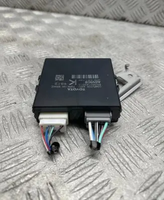 Toyota RAV 4 (XA50) Parking PDC control unit/module 8905042010 15181111250