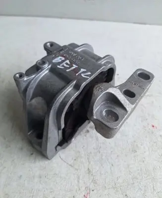 Volkswagen Beetle A5 Engine mount bracket 1K0199262AM