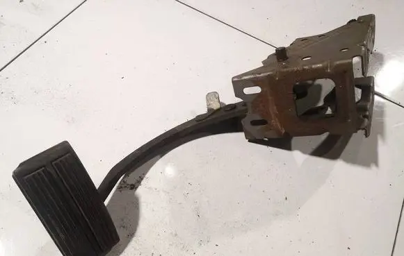 Chrysler Voyager Brake pedal 