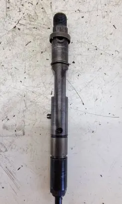 Audi A6 S6 C5 4B Fuel injector 059130201G