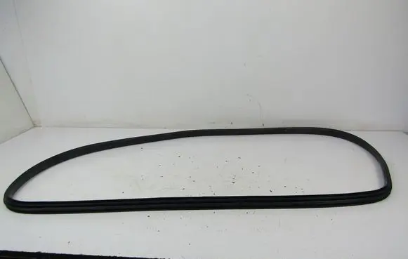 Renault Clio I Front door rubber seal 