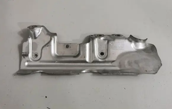 BMW X6 G06 Heat shield in engine bay 8689725