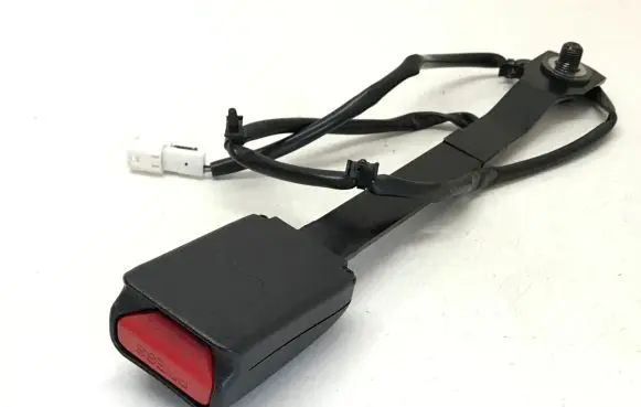 Nissan Pulsar Front seatbelt buckle