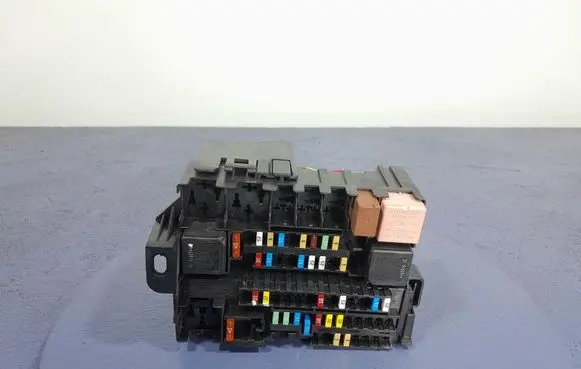 Renault Laguna III Fuse box set 8200758803--B