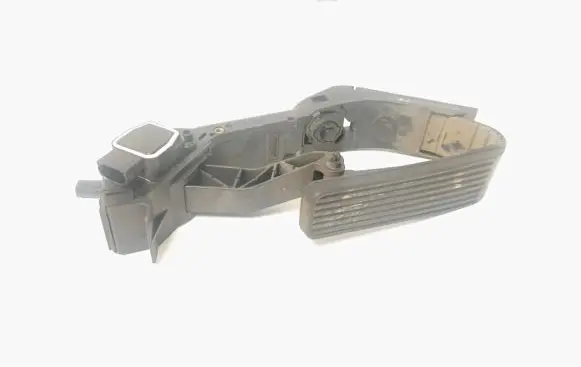 Mercedes-Benz CLS C219 Accelerator throttle pedal A2113000504