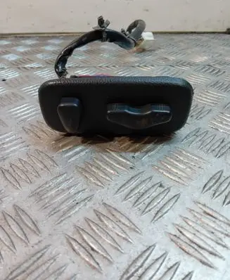 Nissan X-Trail T30 Seat control switch 