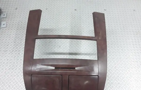 Cup holder front