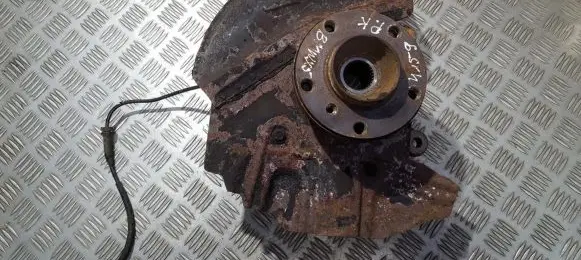 BMW X5 E53 Front wheel hub