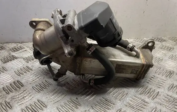 BMW 1 E82 E88 EGR valve cooler 7810166 7805447