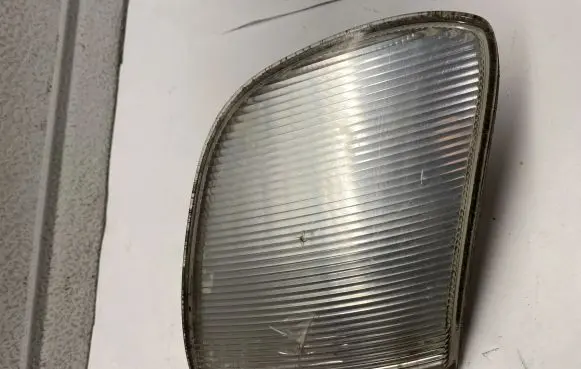 Volkswagen PASSAT B4 Front reflector 3A0941068