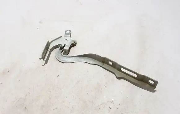 Engine bonnet/hood hinges