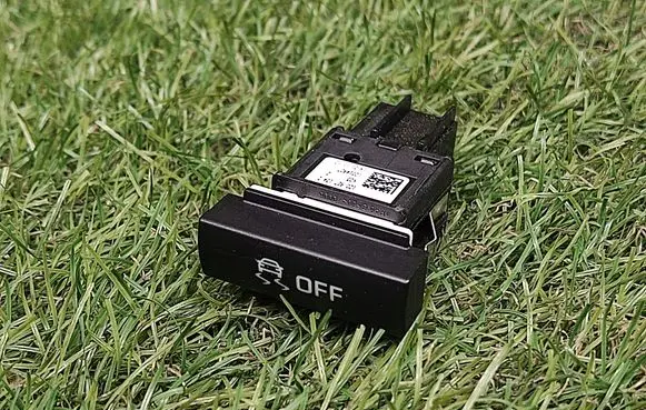 Skoda Octavia Mk2 (1Z) ESP (stability program) switch 1Z0927134D