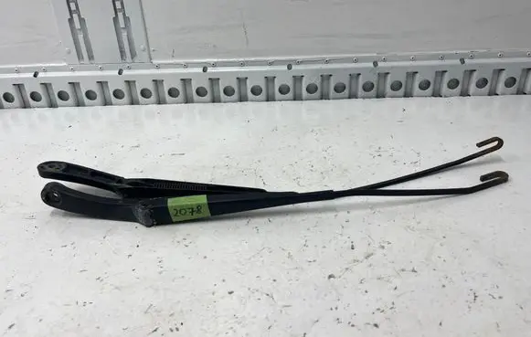 Volkswagen Transporter - Caravelle T5 Front wiper blade arm 7H1955409C 1T1955410C