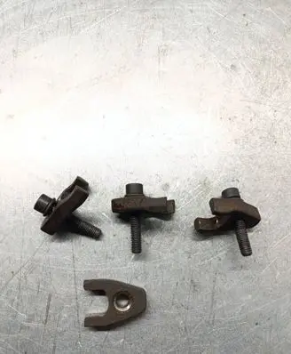KIA Sorento Fuel Injector clamp holder