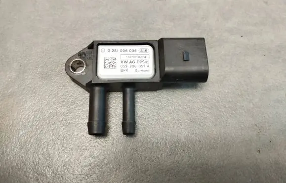 Volkswagen Phaeton Exhaust gas pressure sensor 059906051A 0281006006