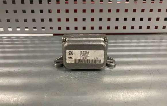 Volkswagen Touran I ESP acceleration yaw rate sensor 1K0907655B U974K24A51 10098503194