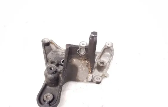 Peugeot 307 CC Engine mounting bracket 9648584680