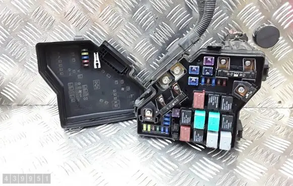 Honda CR-V Fuse module 32200SWWL308