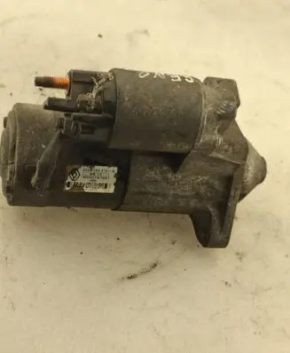Renault Scenic II - Grand scenic II Starter motor M000T87881 8200584675B