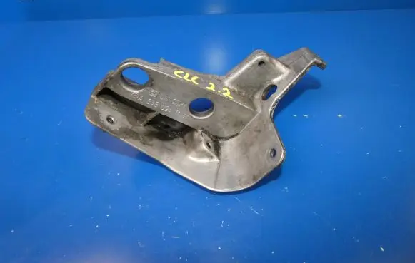 Mercedes-Benz CLC CL203 Engine mounting bracket A6460941141