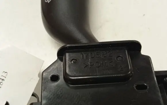 Mazda 3 II Wiper control stalk 17D682