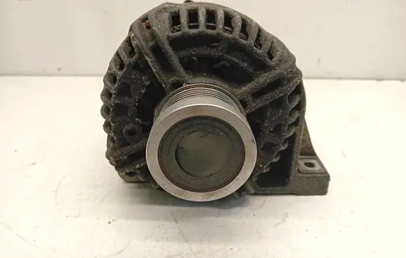 Volvo XC90 Generator/alternator 8676498 0124525029 14V75140A