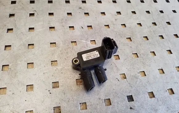 Ford Focus Exhaust gas pressure sensor AV615L200AA