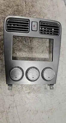 Subaru Forester SG Climate control unit 72311SA120 5037224931 62311SA40