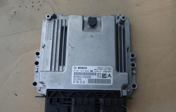 Peugeot 508 Engine control unit/module ECU 9678615580