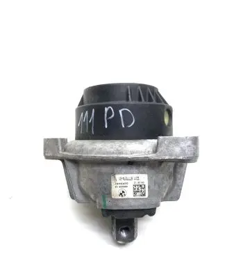 BMW 5 F10 F11 Engine mount bracket 68623513 6777374