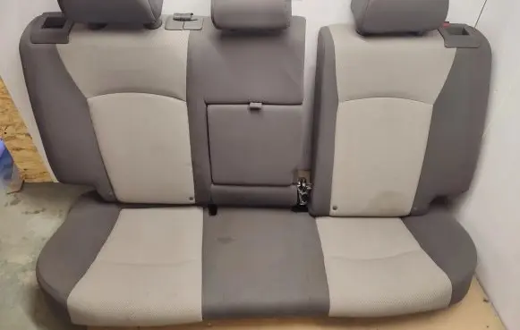 Chevrolet Cruze Second row seats 