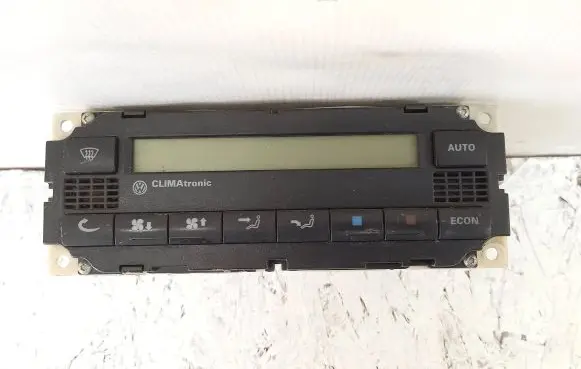 Volkswagen PASSAT B5 Climate control unit 1J1907044 5HB00761700