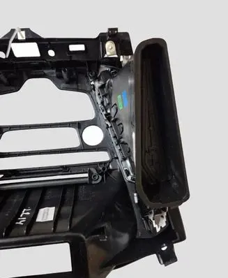 Ford Focus Radio/GPS head unit trim F1EB18835