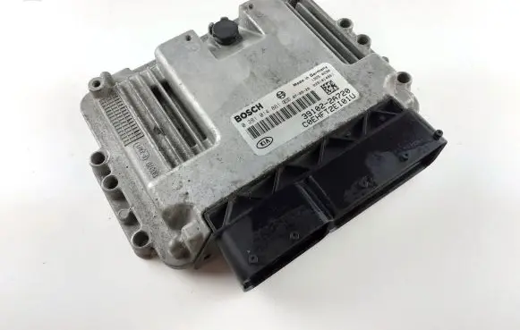 KIA Ceed Engine control unit/module 391022A720 0281014861